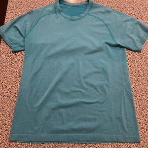 Men’s medium Lululemon T-shirt